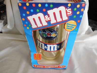 M Ms время капсулы набор с коробкой 2000 9 дюймов высотой - Изображение 1 из 4