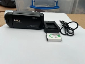 Sony Handycam HDR-CX240E Full HD Camcorder – Good Condition w Battery & Charger - Picture 1 of 14