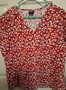 MG Medgear 2 Pocket Red Heart Scrub Top Size M - Picture 1 of 1