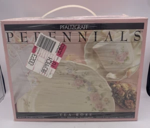 Juego de vajilla de 12 piezas Pfaltzgraff Tea Rose nuevo en caja - Imagen 1 de 3