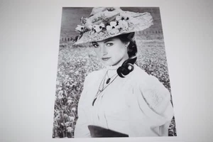 Jane Seymour pinup 8x10 glossy photo East of Eden Somewhere in Time Galactica 36 - Picture 1 of 1