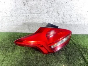 15-18 FORD FOCUS HATCHBACK TRASERO IZQUIERDO LADO CONDUCTOR LUZ TRASERA MONTAJE LÁMPARA OEM - Imagen 1 de 5