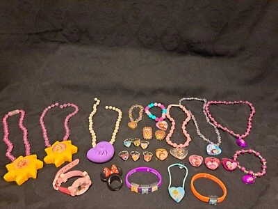 LOTE DE FIESTA JOYAS NIÑOS NIÑAS, ANILLOS COLLARES PULSERAS DISNEY PRINCESA VESTIR Foto 1 de 4