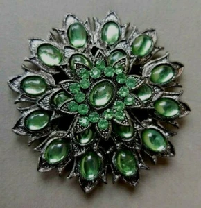 Vintage Brooch, green stones, flower design, costume jewellery, 6 cm. New - Picture 1 of 6