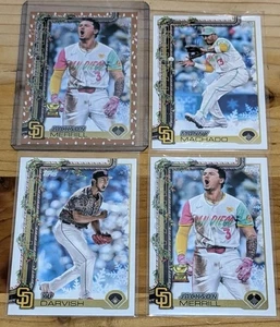 Lote de 4 tarjetas 2025 Topps Holiday Padres luces de Navidad Merrill Machado Darvish - Imagen 1 de 1