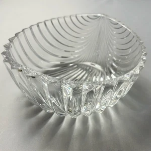 Villeroy and Boch Bowl Crystal Sea Shell Shaped Bowl 4.75" - Picture 1 of 7