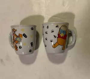 Set di due tazzine da caffè in ceramica Disney Tigger e Winnie The Pooh 10 once e& - Foto 1 di 3