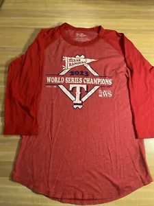 Camiseta Texas Rangers 2023 Serie Mundial Campeones Damas Corte Jersey Talla Grande Roja - Imagen 1 de 3