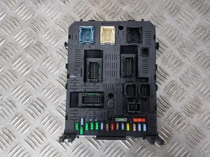 Boitier BSI K01 - PEUGEOT 308 I (1) PHASE II (2) 1.6L THP 156CV - Réf 9664058780 - Picture 1 of 4