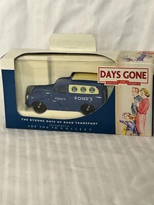Lledo 1:43 Scale Diecast Days Gone Morris Minor Van, Ponds Face Powder, Boxed - Picture 1 of 5
