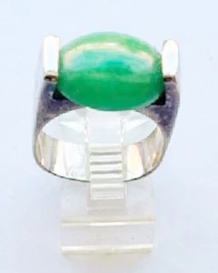 Vintage Jade Sterling Silver Ring - Picture 1 of 12
