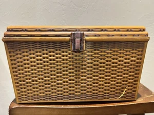 Vintage Wilson WIL-HOLD Plastic Faux Wicker Basketweave Sewing Box 2 Trays Gold - Picture 1 of 12