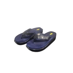 Violatile Flip Flops Riemen Keilabsatz Sandalen Gr. 7 marineblau geprägt Slipper  - Bild 1 von 10