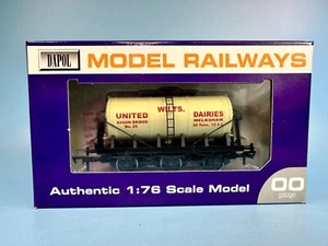 DAPOL Wilts United Dairies Tanker No 25 - LIMITED EDITION 52 of 150 - Picture 1 of 2