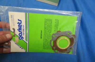 NOS Kawasaki # K14046-224 GSKT JUEGO DE EXTREMO SUPERIOR KE100-A7 Foto 1 de 4