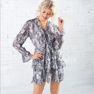 Mud Pie Python Decklan Snake Skin Print Flounce Mini Dress Gray Size S Tie Neck - Picture 1 of 12
