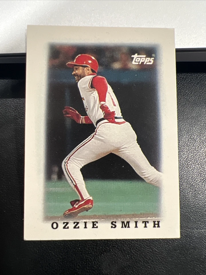 1988 Topps League Leaders Minis Ozzie Smith #72 Cardinals HOF - Image 1 of 2
