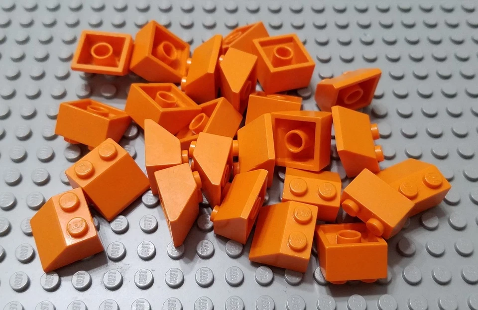 LEGO Lot of 25 Orange 2x2 Slope Pieces - Image 1 of 1