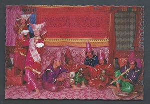 Minangkabau Plate Dance Costume Headdress Music Flute Gong Sumatra Indonesia - Picture 1 of 1