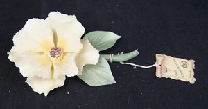 VINTAGE Dea Capodimonte Porcelain Yellow Flower ITALY - Picture 1 of 6