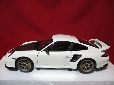 1:18 Scale Porsche 911 GT2 RS 997 II Limited Edition 2100 Pcs Diecast Model Car - Image 1 of 4