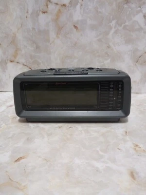Lenoxx Sound Model CR-776 AM/FM Alarm Clock Radio Large LED Display Vintage - Image 1 of 3