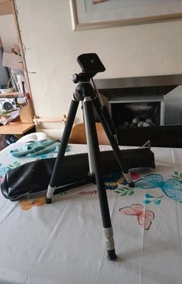 Targus TG-42TTN 42-inch Travel Tripod - Image 1 of 4