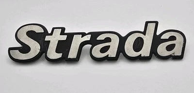 Fiat Strada 1985 emblema trasero vintage OEM Foto 1 de 4