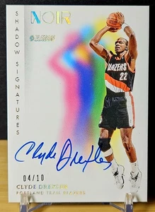 2023-24 Panini Noir Clyde Drexler Shadow Signatures Holo Gold On Card Auto /10 - Picture 1 of 5