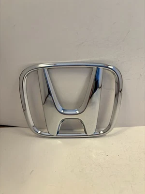 Emblema de parrilla delantera Honda Civic 2016-2021 4 puertas 2 puertas logotipo H insignia plateada B455 Foto 1 de 4