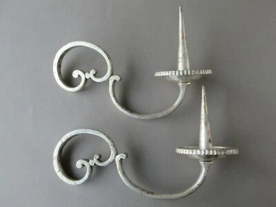   2 bras anciens d'appliques ou de lustres , à pique-cierge en bronze argenté - Photo 1/4