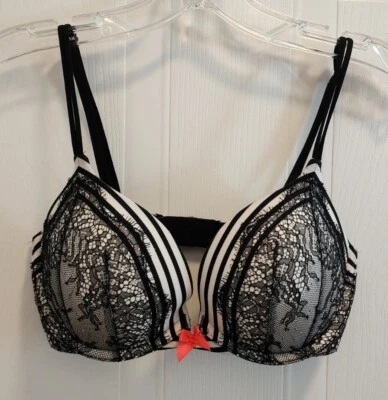 Sujetador push up con aros muy sexy Victoria’s Secret negro encaje rayas talla 32D Foto 1 de 4