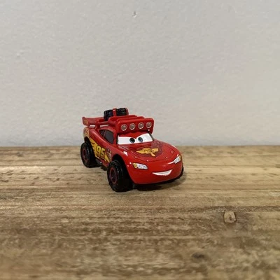 Disney Pixar Cars resortes de radiador 500 1/2 Lightning McQueen con neumáticos todoterreno Foto 1 de 4