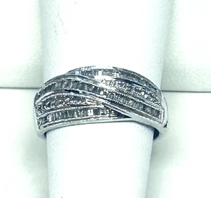 WHITE GOLD 14K BAGUETTE AND ROUND DIAMOND RING - Picture 1 of 4