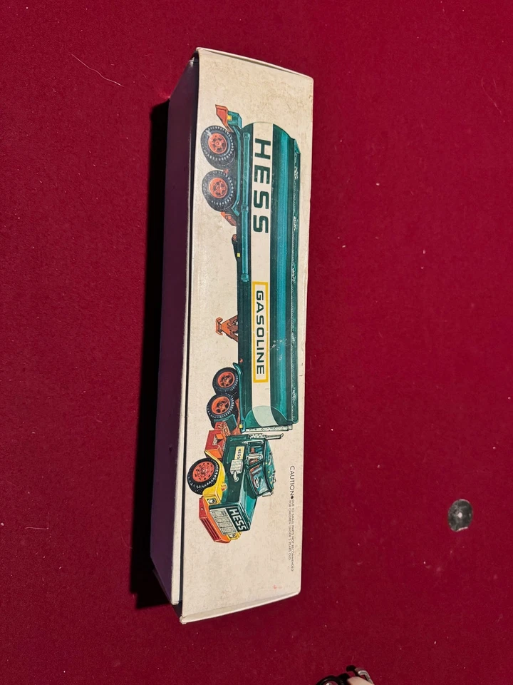 Camión de juguete Hess original vintage 1977 gasolina combustible cisterna con caja Foto 1 de 4