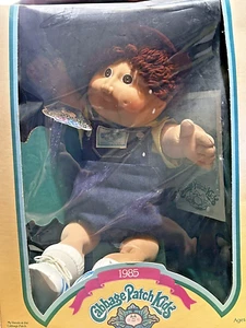 VINTAGE BROWN HAIR & EYES 1985 CABBAGE PATCH KIDS BOY DOLL DENIM OUTFIT RED CAP - Bild 1 von 9