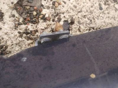 Bisagras capó trasero izquierdo mitsubishi space star 2001 usadas, originales #2078852-51 Foto 1 de 4