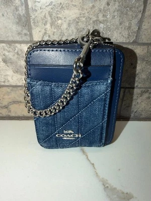 Cartera Coach acolchada de mezclilla compacta con cremallera nueva con etiquetas Foto 1 de 2