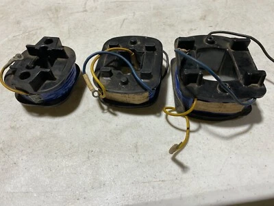 Lote de 3 Bobinas Azules Toshiba 200V 50Hz, 200-220V 60Hz, NOS sin caja Foto 1 de 4