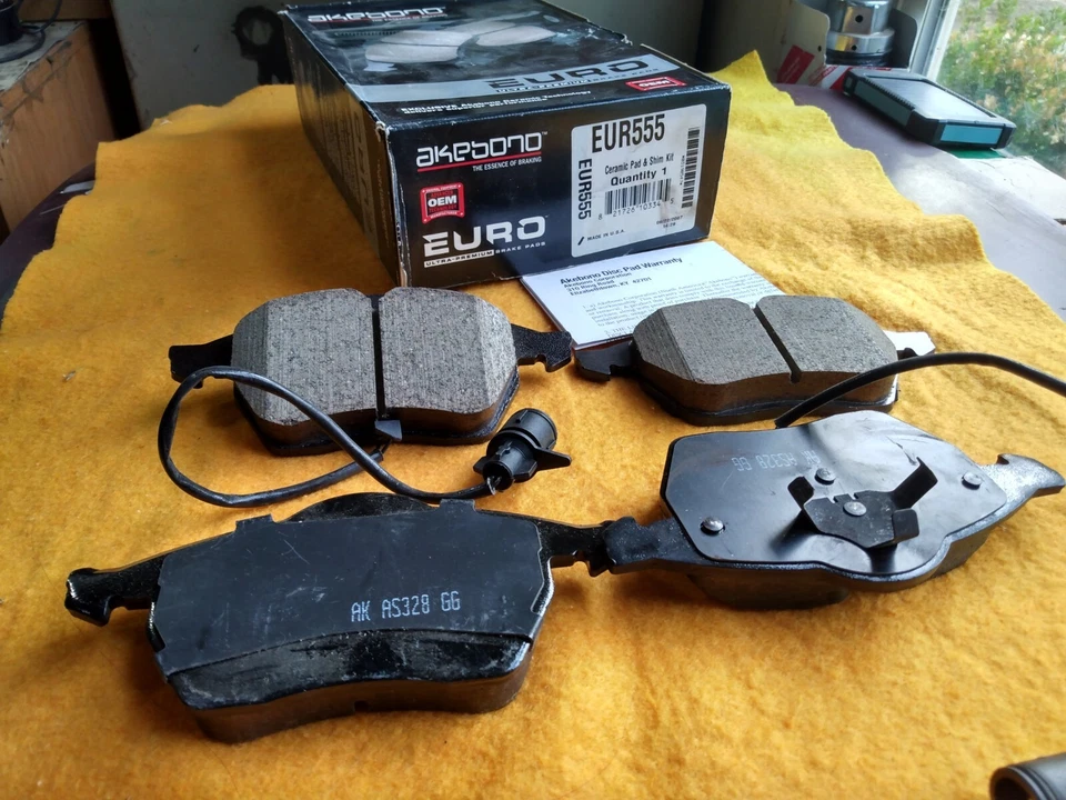 Akebono Ceramic Disc Brake Pads FRONT  '95 - '99  AUDI   A4  A6  A8   EUR555 - Image 1 of 1
