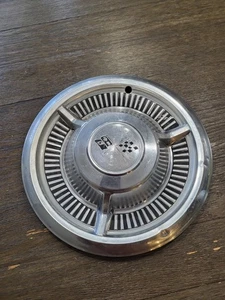 ONE 1958 58 CHEVROLET CHEVY BELAIR IMPALA NOMAD HUBCAP WHEEL COVER CENTER CAP - Picture 1 of 11