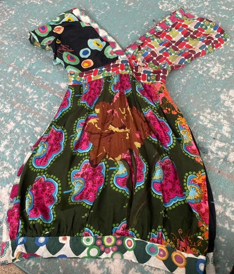 Vestido Desigual Grande Línea A Colorido Mixto Patrón Artístico, Cuello en V Delantero y Trasero Foto 1 de 4