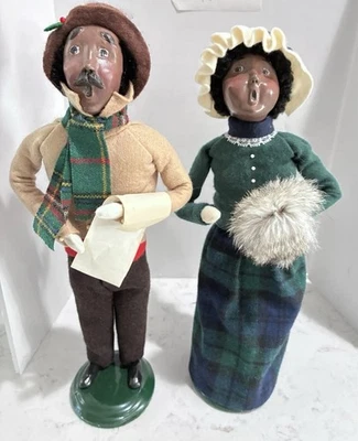 Byers Choice Carolers AA Couple - Image 1 of 4