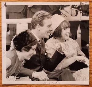 Prinzessin Margaret mit Shirley MacLaine britische Presse Foto 1965 - Bild 1 von 1