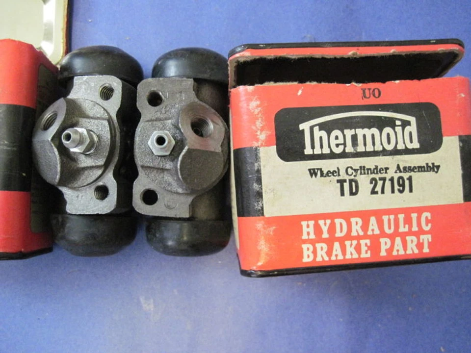 Cilindros de rueda traseros nuevos Edsel y Mercury 1958-60 Foto 1 de 1