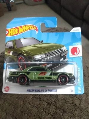 Tarjeta corta Hot Wheels Nissan Skyline RS (KDR30) 1/10 HW J-Imports 44/250 2024 Foto 1 de 4