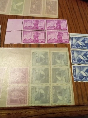 1953 3 cent U.S. stamps Unhinged, wax envelopes. 165 stamps - Image 1 of 4