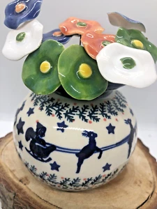 Polish Pottery Round Vase BAZ Santa and Reindeer and 10 Ceramic Flowers - Picture 1 of 6