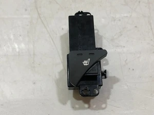 INTERRUPTOR DE CONTROL ASIENTO TÉRMICO DELANTERO IZQUIERDO KIA SPORTAGE MK3 93330-3W900/2010-16 - Imagen 1 de 10