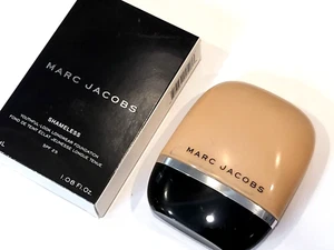 Marc Jacobs Shameless Foundation ~ MEDIUM R300 ~ nib full size   (m1 - Picture 1 of 3